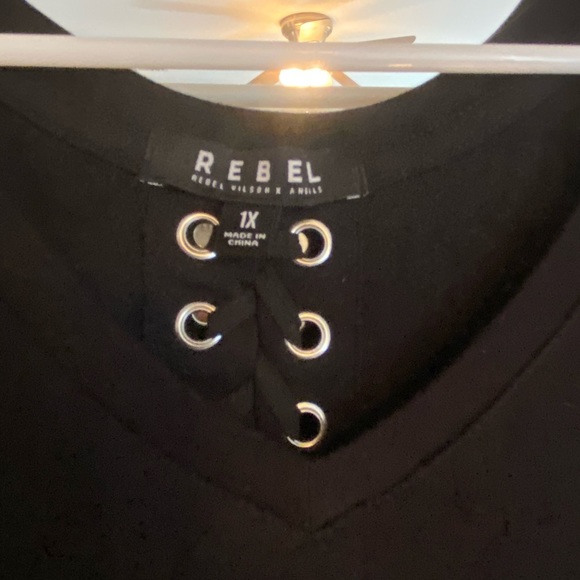 Too - Picture 3 of 3